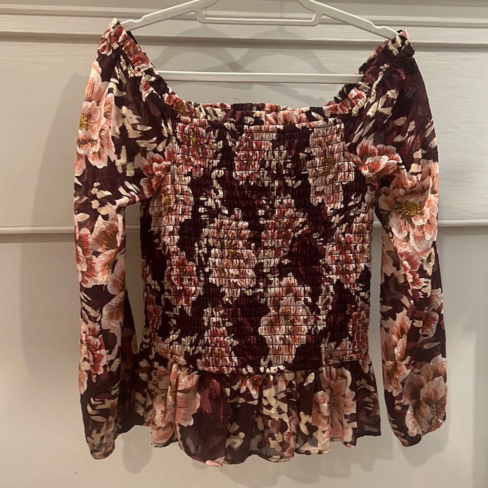 Chance & Destiny Floral Top.  Size Medium